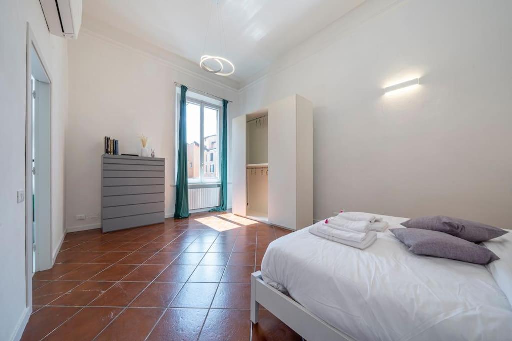Free Parking - Meraviglioso Appartamento A Modena Exteriör bild